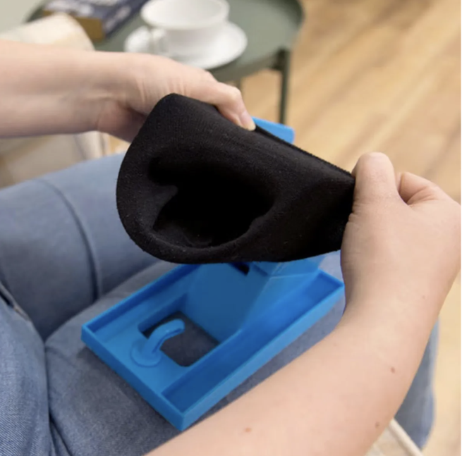 Sock helper tool tool to help put on socks homlad